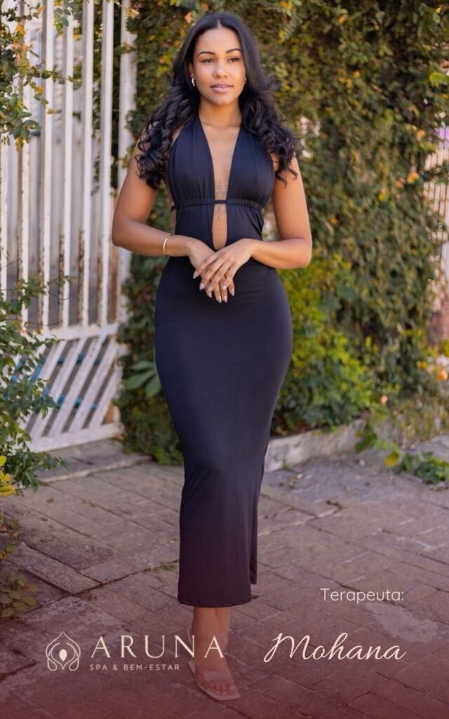 Massoterapeuta e massagista profissional Mohana em Campinas com as melhores massagens.