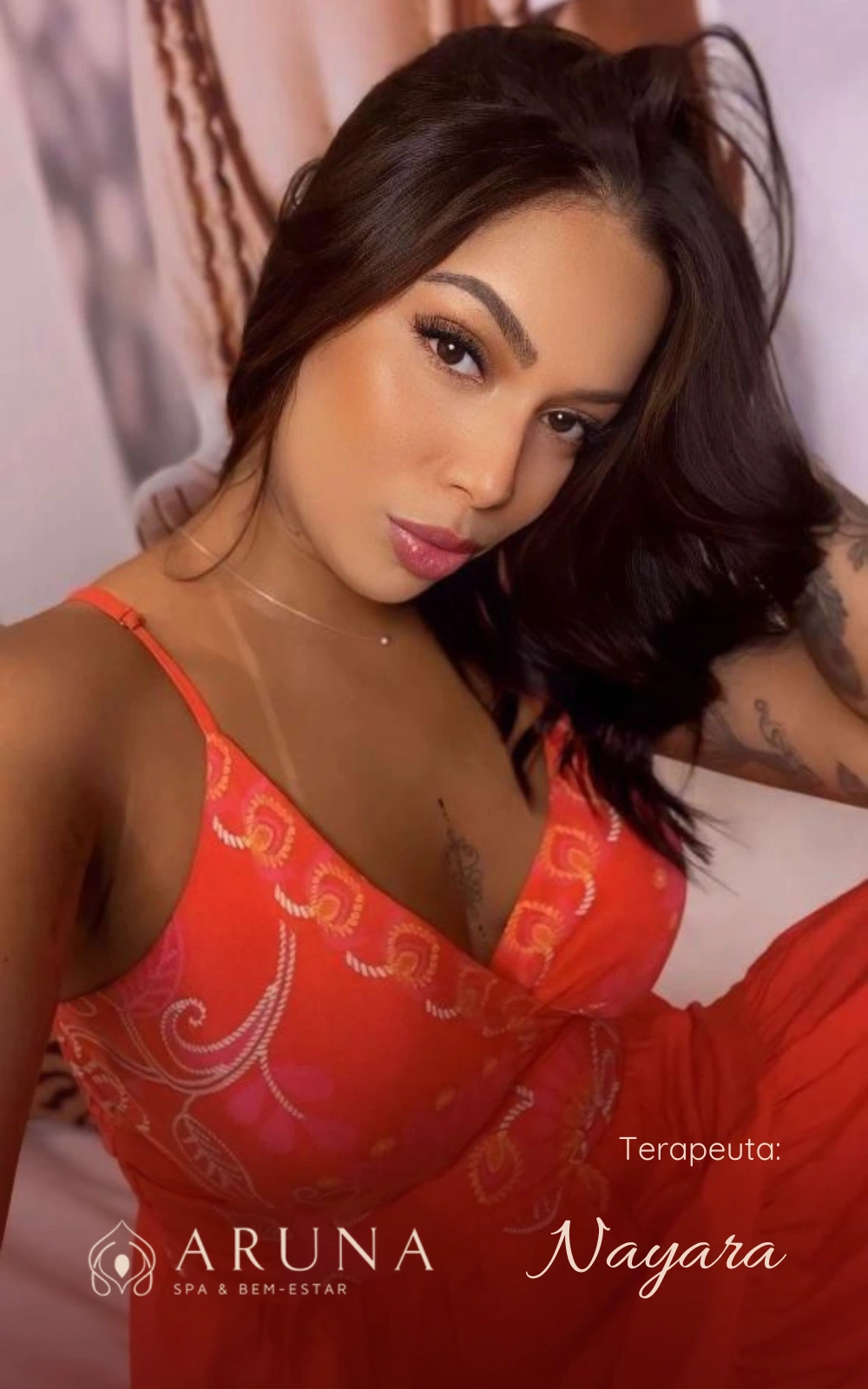 Massagem terapêutica com a massoterapeuta Nayara.